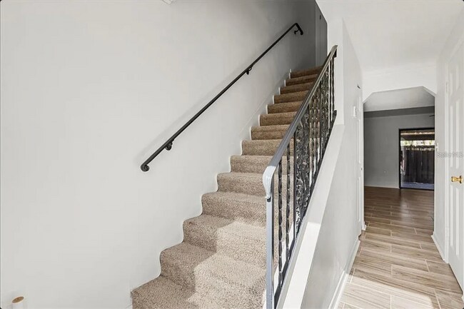 Photo - Rental Unit in Daytona Beach offering easy access to major roadways including I-95 and I-4