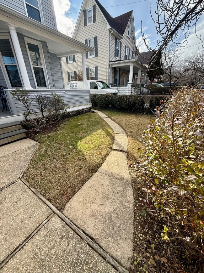 Photo - 411 Lyman Ave Unit 2