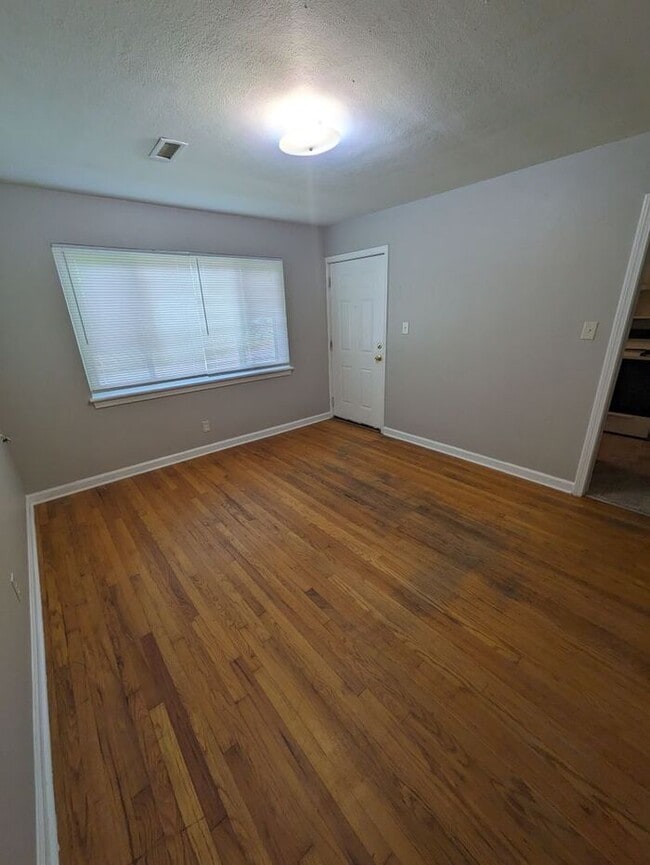 Photo - 2BD/1BA Unit in HIckory