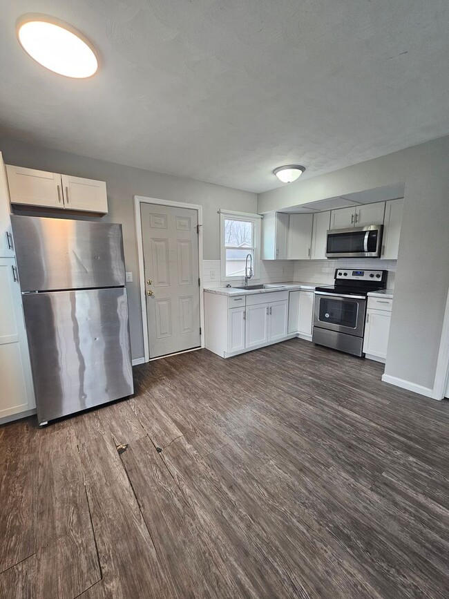 Photo - 101 W Spring St