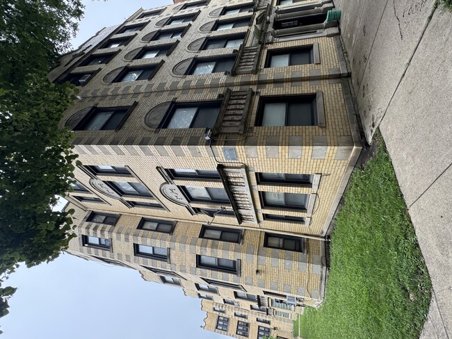 Building Photo - 6810 N Lakewood Ave Unit 3C Rental