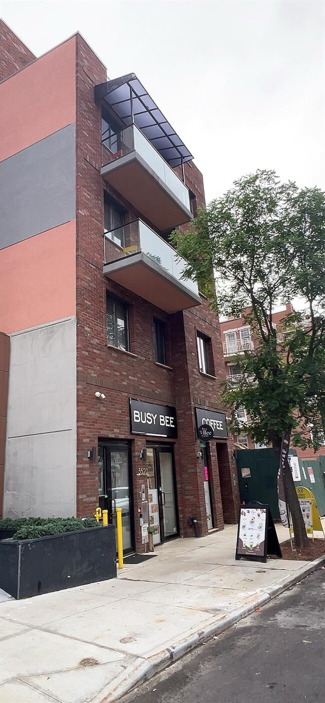 Photo - 35-20 Leavitt St Apartamento Unidad A3