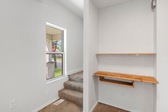 Photo - 3 bedroom | 2 bathroom | PETS WELCOME!