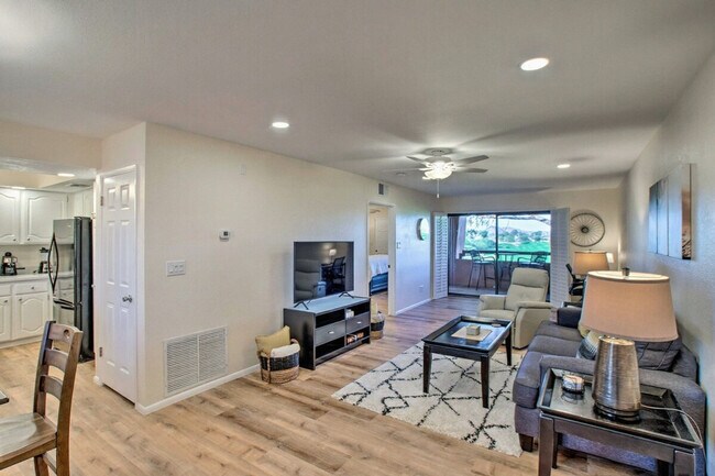 Photo - 4303 E Cactus Rd Unidad ID1386154P