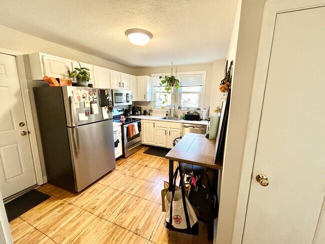 Photo - 929-931 Broadway Unidad First Floor 931 Broadway