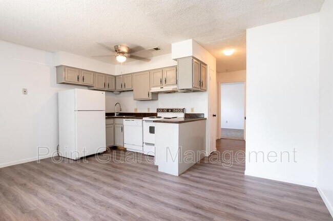 Photo - 844 N Waco Ave