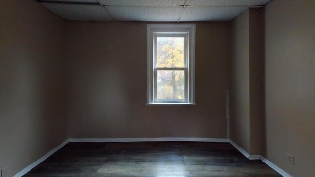 Photo - 10 Locust St