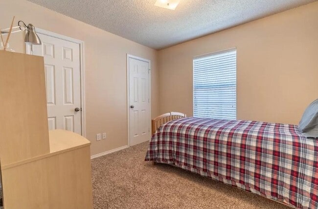 Photo - 527 N Kirby Ave