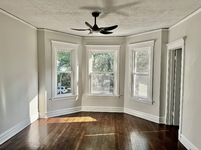 Photo - 1832 W Greenleaf Ave