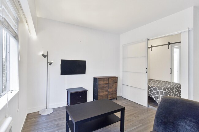 Photo - 1540 Haro St Unit 112