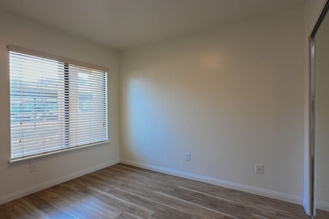 Laurelwood Oaks