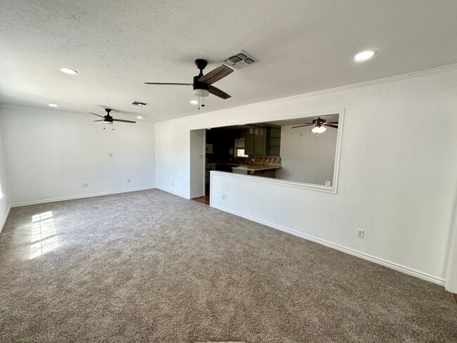 Photo - Valley Mills - Quiet Street 3/1 with detached 2 car garage