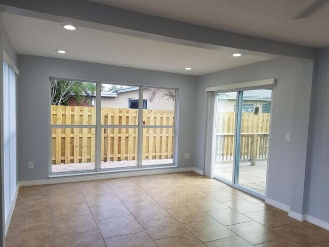 Photo - 130 W Ocean Dr