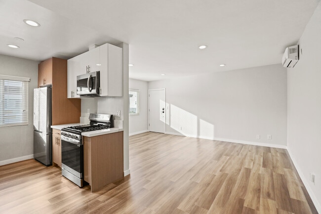 Photo - 1352 W. 36th St.