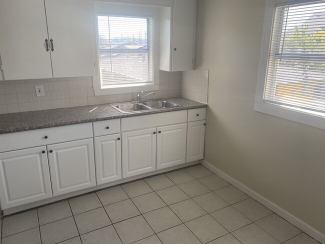 Photo - Lovely 2 Bedroom, 1 Bathroom Unit in Vallejo! Unit 1222-B