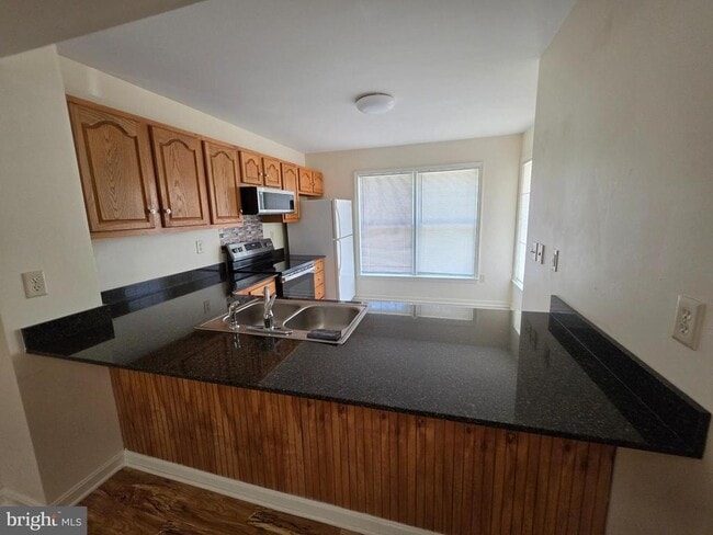 Photo - 218 E N St