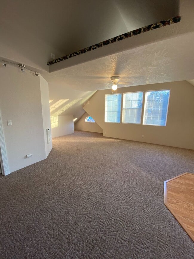 Photo - Nice Upstairs 1bd/1bth Apartment - All utilities included!
