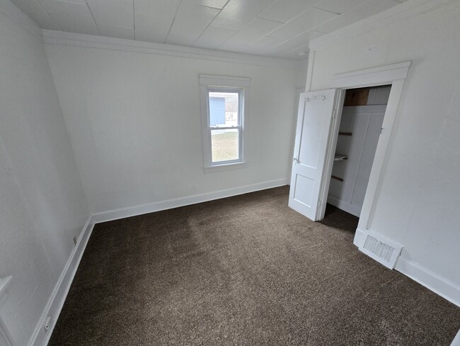 Photo - 615 Pekin Ave