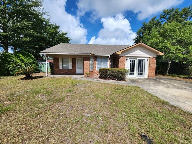 Building Photo - 1102 Tomahawk Trail