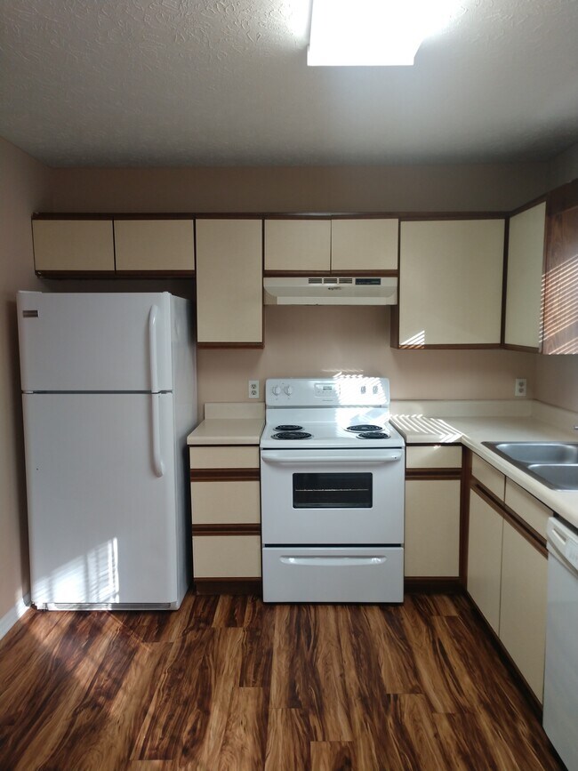 Photo - 1819 Summerhaven Ave