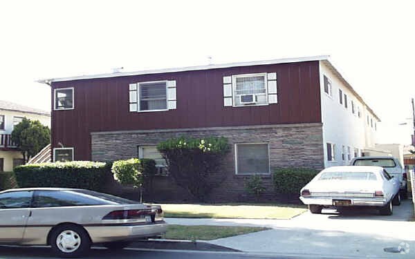 Photo - 2828 W Clark Ave