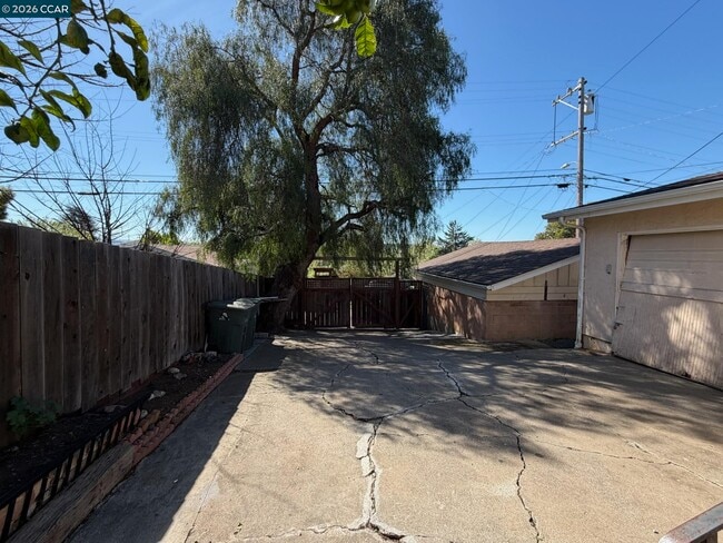 Photo - 729 Pennsylvania St