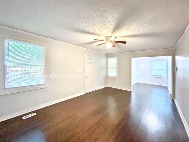 Photo - 2004 Bader Ave SW