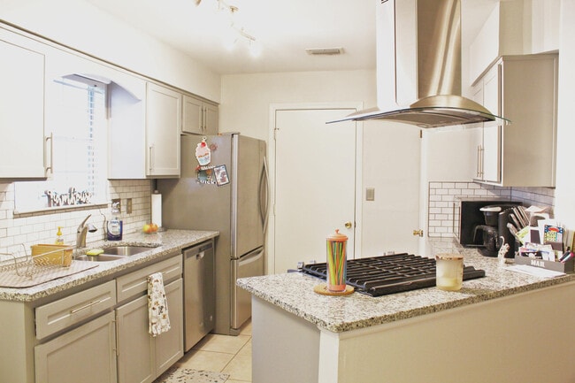 Photo - 159 Meadowbrook Ct