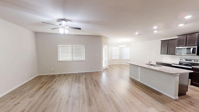 Photo - "Charming 3-Bedroom Home with Elegant Granite Touches in Copperas Cove!"