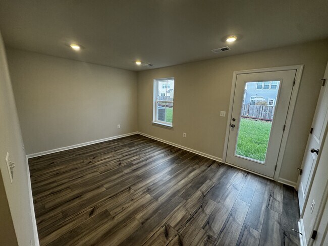 Photo - 109 Brashear Ct