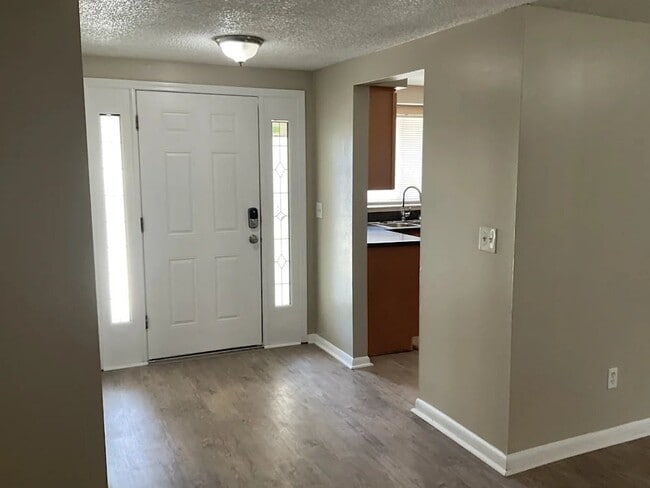 Photo - 3208 Saddlebrook Ave