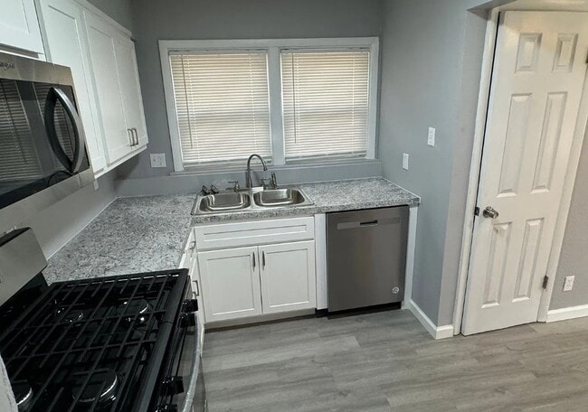 Photo - 8576 Kathlyn Dr