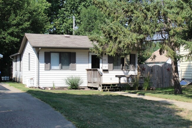 Building Photo - Home for Rent Unit 1713 S 8th Ave