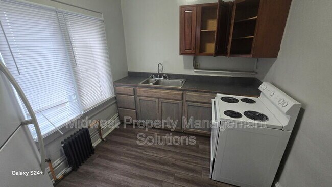 Photo - 1422 Central Ave