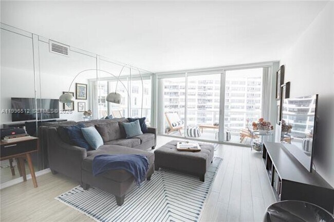 Photo - 5161 Collins Ave Unit 5161 Collins Ave appt 1102