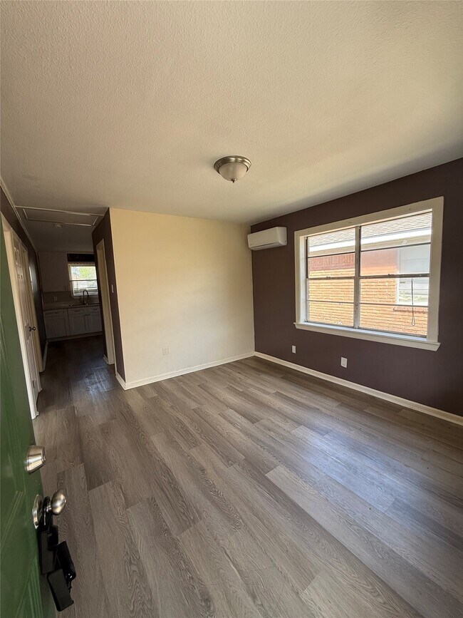 Photo - 1309 Malvern St