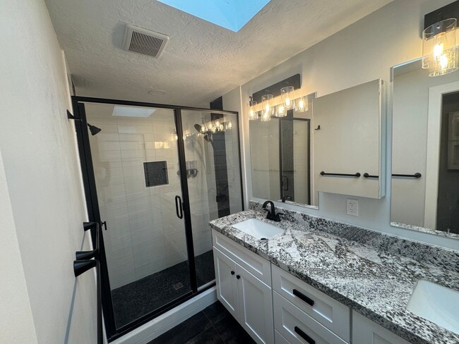 Photo - 7765 S 3500 E Unidad 7765  B