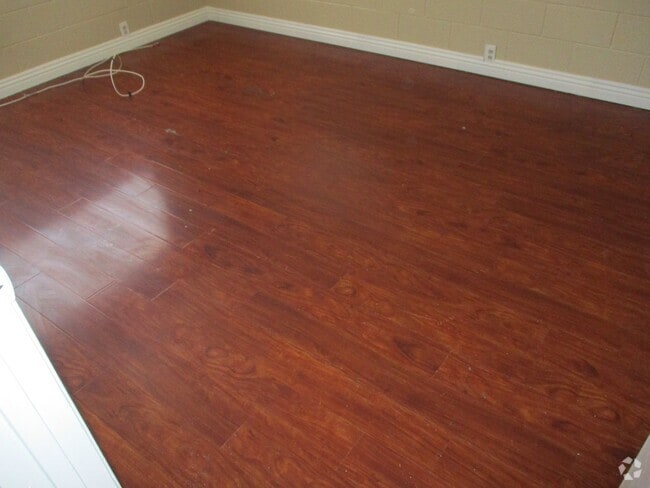 Building Photo - 2933 E Elm Ave Unit 2933 Elm Ave #4 Rental