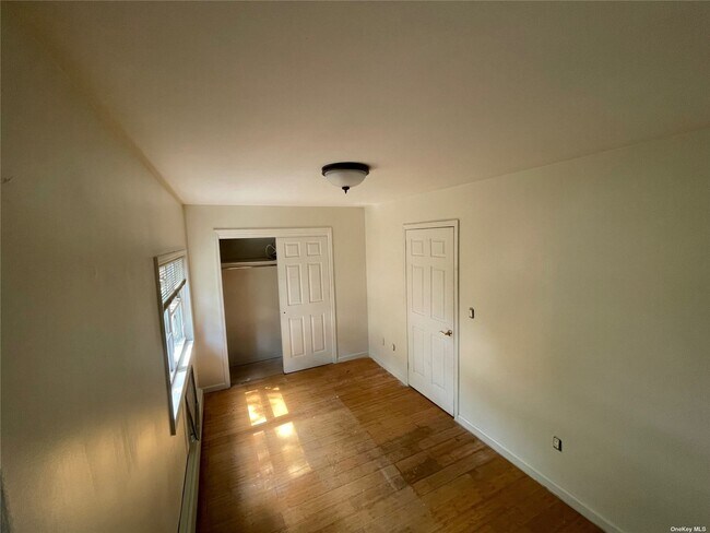 Photo - 144-23 223rd St