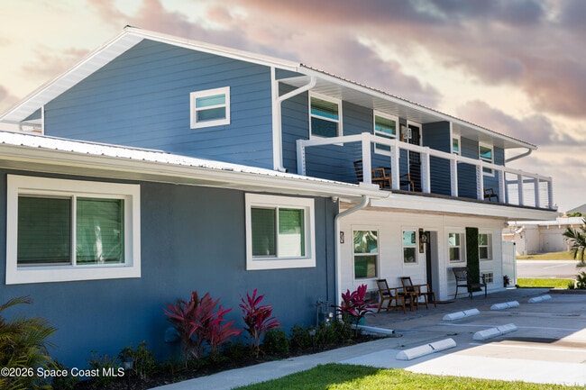 Building Photo - 208 Seminole Ave W Unit 4