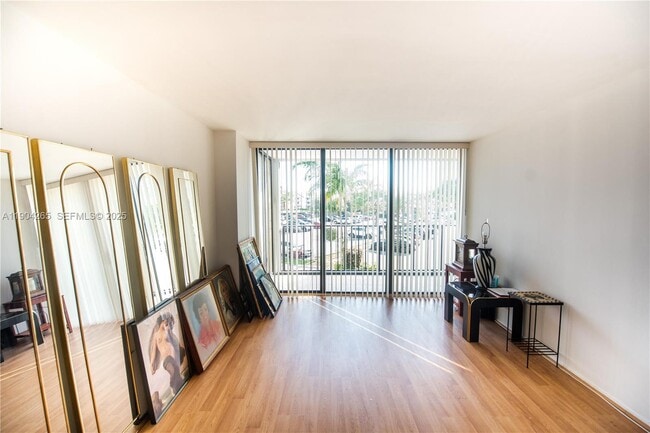 200 Leslie Dr Unit 214