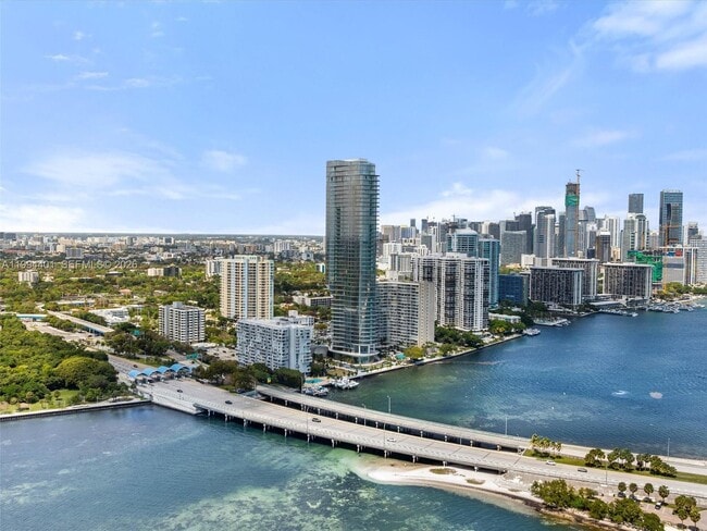 Photo - 175 25 Unidad 502