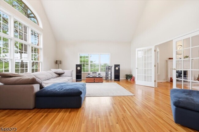 30 Homewood Dr