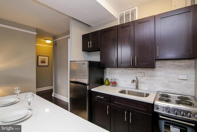 Photo - 2031 Locust St Unit 203