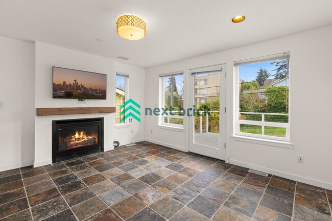 3 BED & 3 BATH SINGLE FAMILY HOUSE FOR RENT