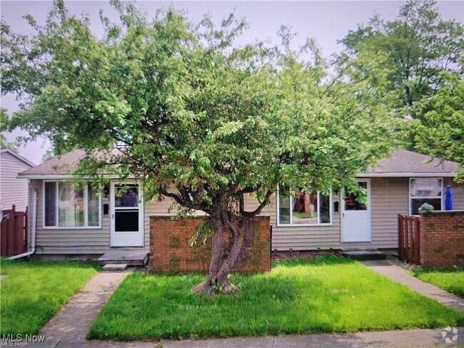 Building Photo - 3174 Nottingham St NW Unit 3177 Rental