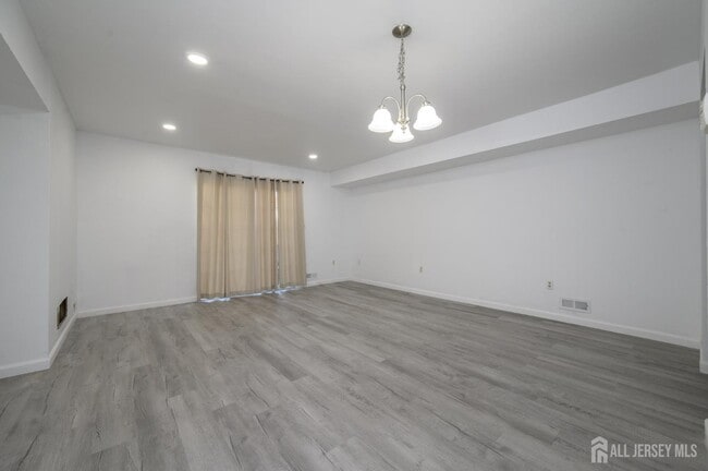 Photo - 805 Darlington Dr