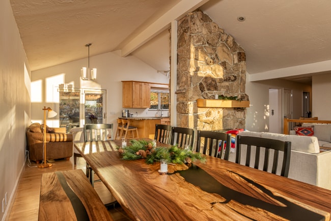 Photo - 8971 Alpen Way