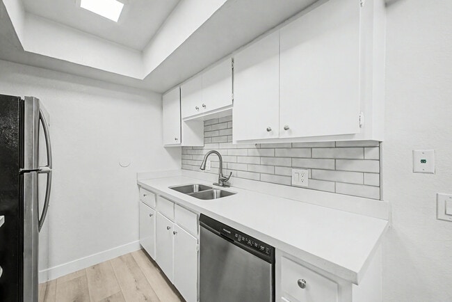 Photo - 2937 E Beck Ln Unit Beck Lane #2
