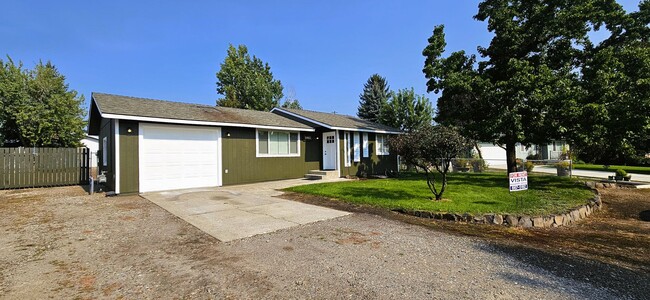 Building Photo - 3 bedroom Post Falls Home with 30x30 Shop
